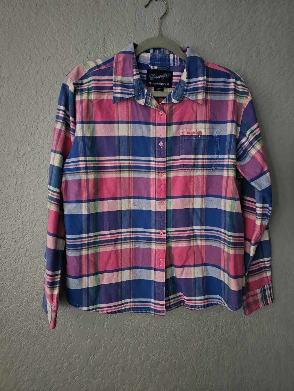 Wrangler Women's Pink & Blue Plaid Button-Down Shirt